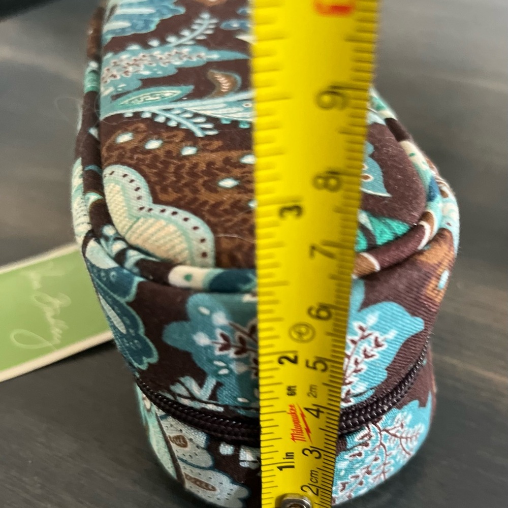 Vera Bradley zip around glass case - Picture 4 of 5